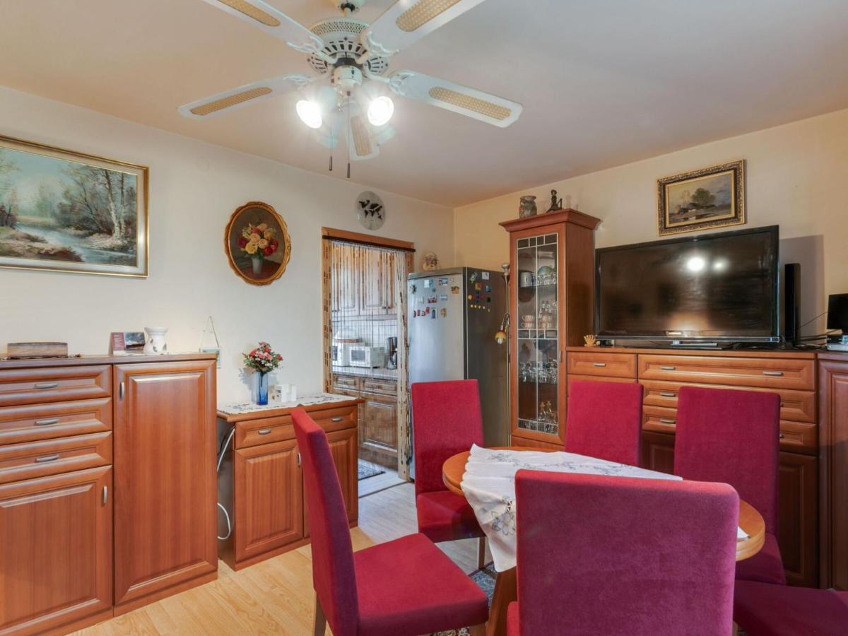 Lively Holiday Home In Wien With Private Garden Eksteriør bilde