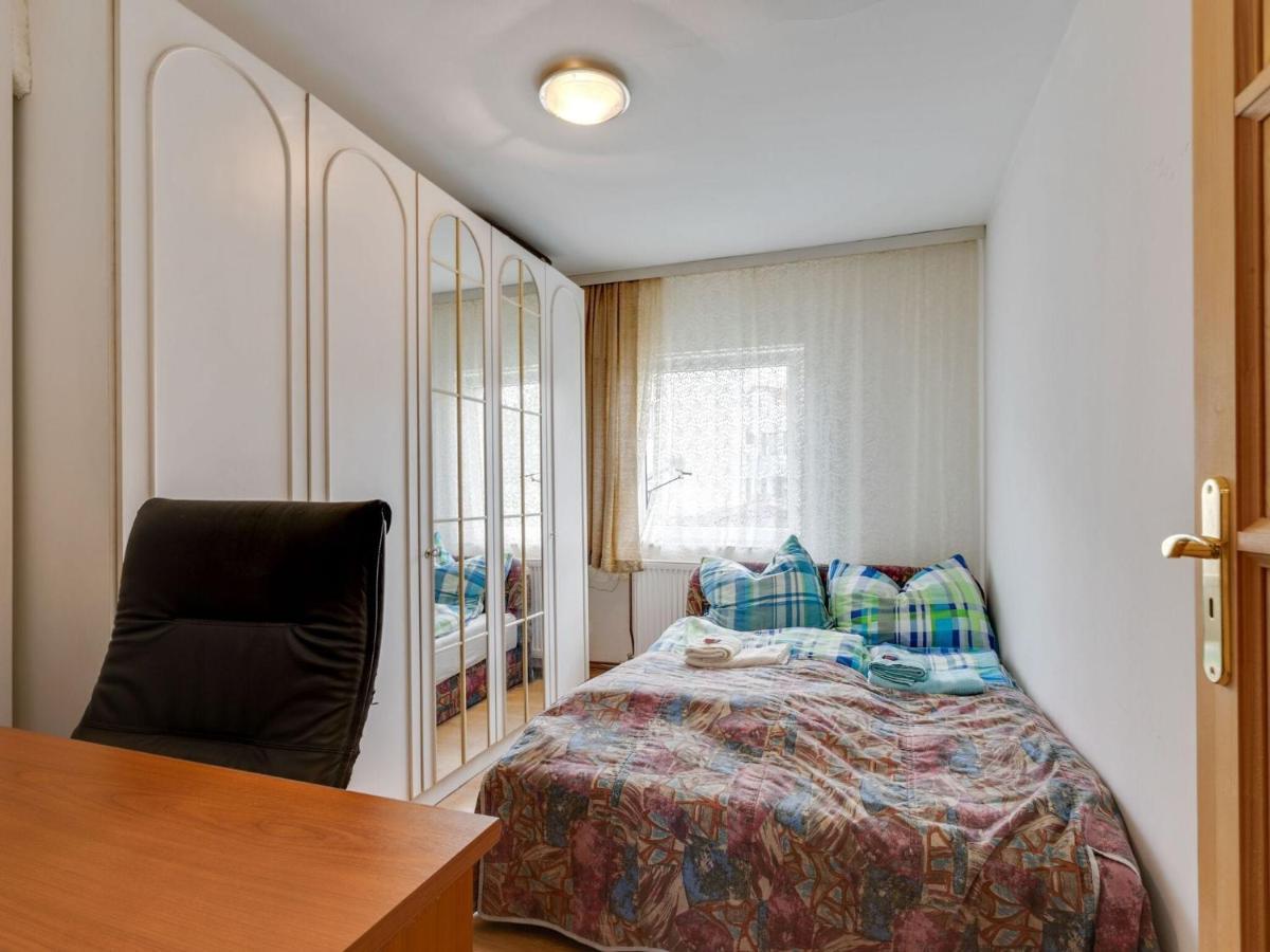 Lively Holiday Home In Wien With Private Garden Eksteriør bilde