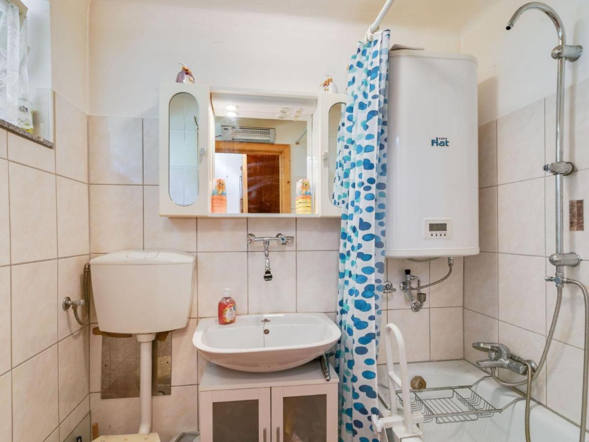 Lively Holiday Home In Wien With Private Garden Eksteriør bilde